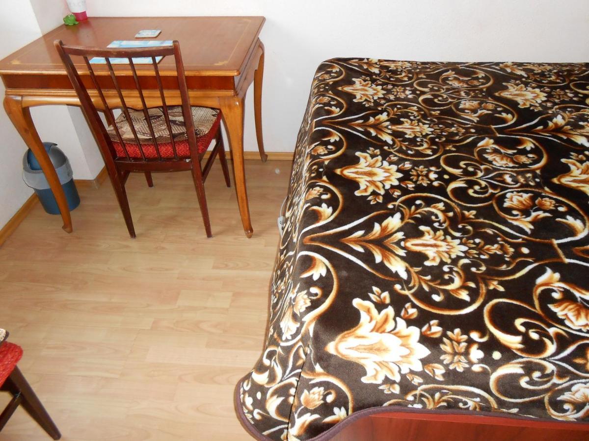 Host Tina Apartment Bukares Bagian luar foto