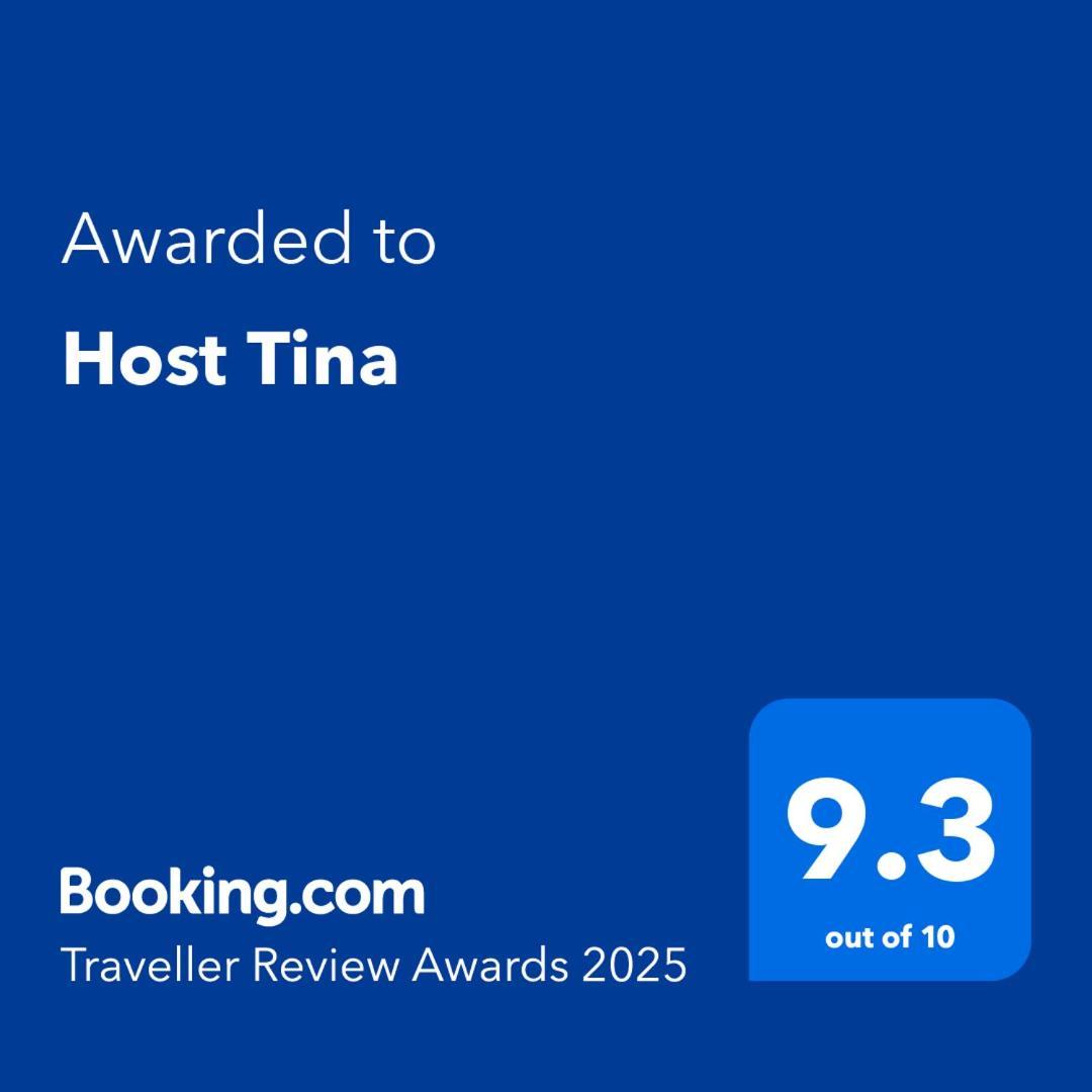 Host Tina Apartment Bukares Bagian luar foto
